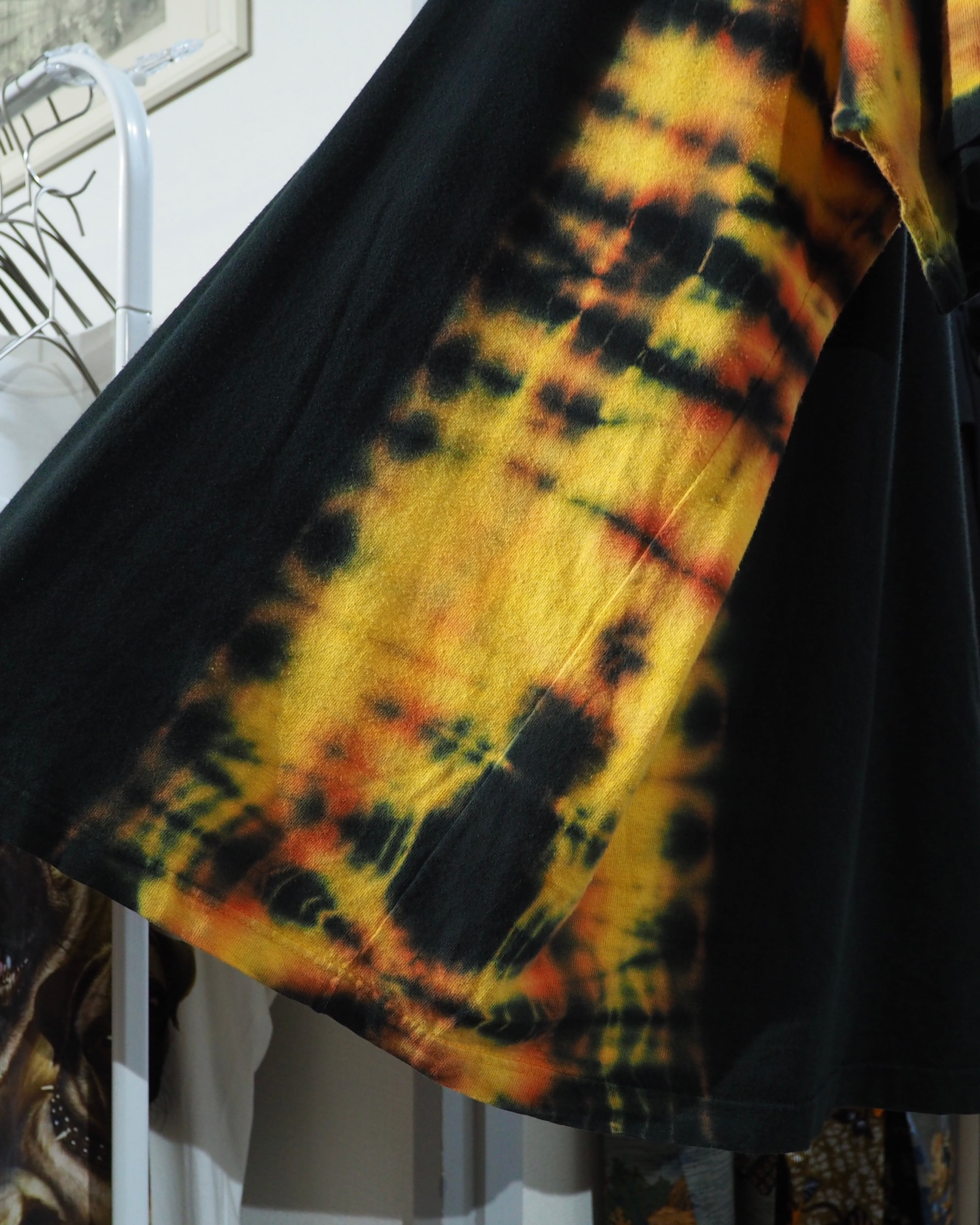 ” 毒蠍 ” Graphic printed × Fire Tie-Dye Over silhouette Special Tee