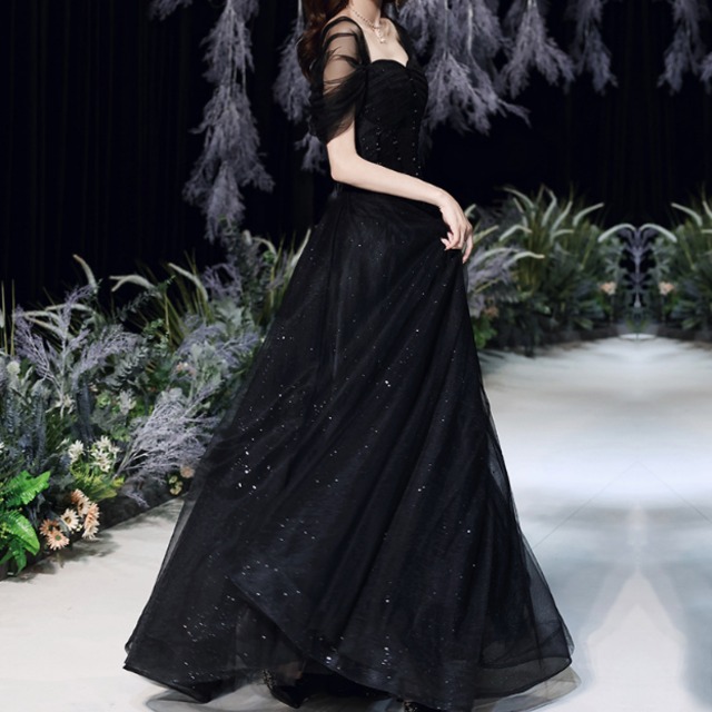 ロングドレス ドレス ウェディング パーティー 結婚式 披露宴 演奏会 発表会 ステージ 衣装 コスチューム 謝恩会 ロング 袖なし オフショル Aライン チュール 透け感 レースアップ キラキラ 可愛い きれいめ 大人可愛い 上品 おしゃれ クール エレガント 主役級 存在感 クラシック ゴージャス シック 華やか クラシカル 無地 イベント ホテル 教会 チャペル 高見え 格上げ プチプラ スタイルアップ 春 夏 秋 冬 シーズンレス XS 2XL 3XL 小さい 大きい S M L XL ブラック