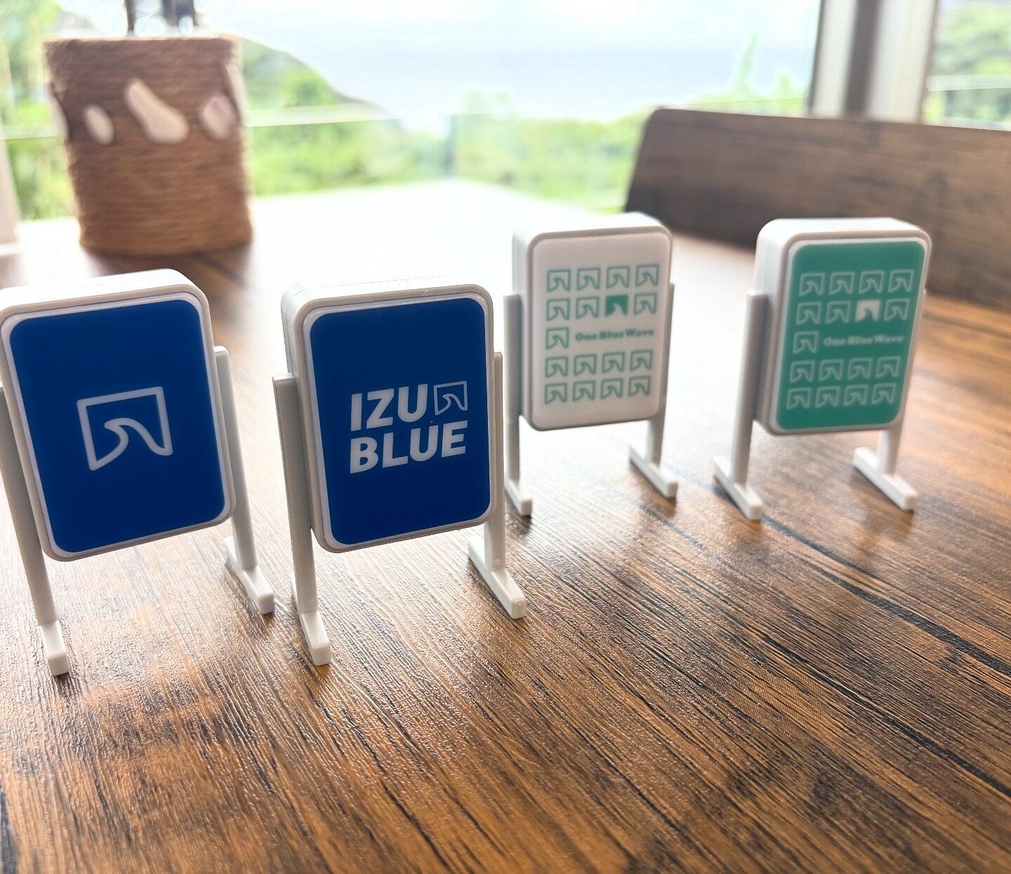 IZUBLUE ミニ看板 | IZUBLUE