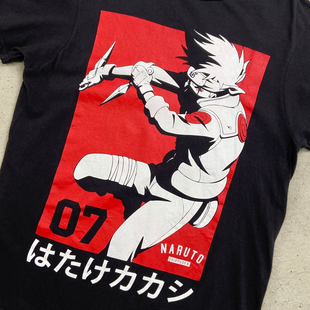 NARUTO 疾風伝 ナルト はたけカカシ 写輪眼 キャラクタープリントT