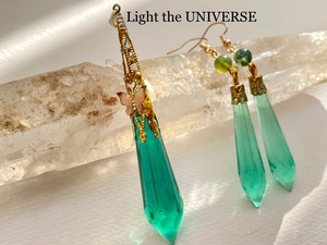 《セットご購入特典1,000円OFF》【宝石の夢を見る】シリーズ☆エメラルド　ペンダントトップ＋ピアス（イヤリング変更可）