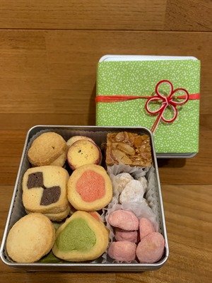 お正月クッキー缶