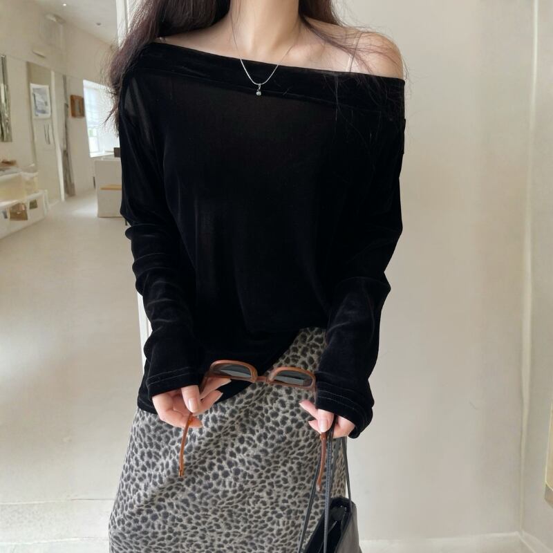 Off-shoulder long sleeve T-shirt ◆2color 204745