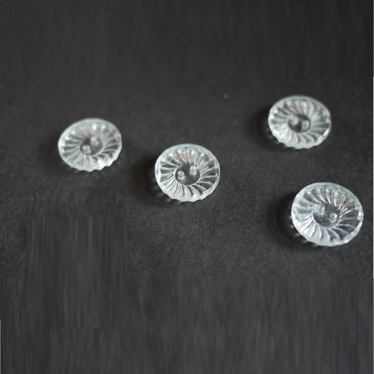 ヴィンテージガラスボタン 2p ツイストg ドイツ