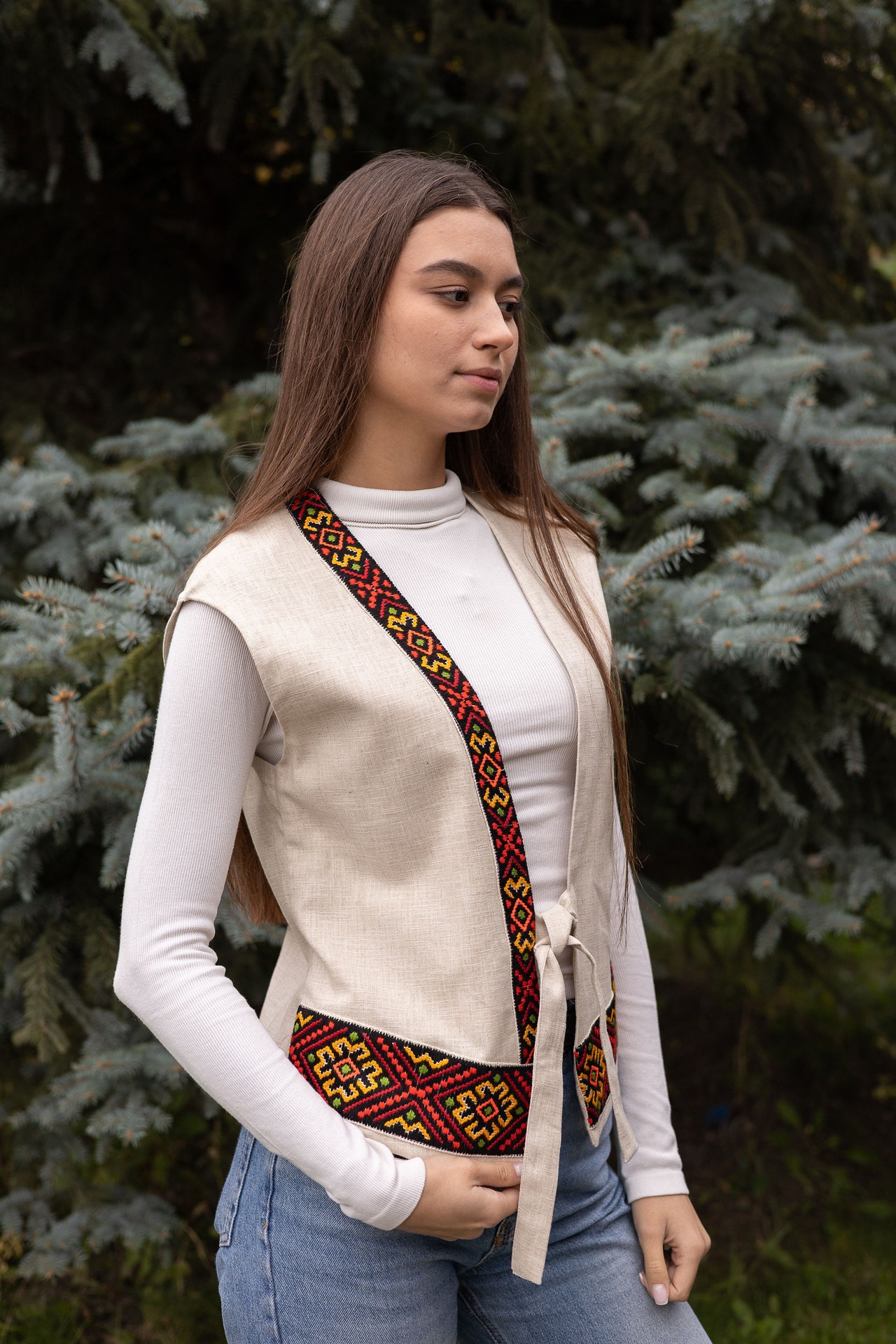 ウクライナ刺繍ヴィシヴァンカベスト 平行縫い　手刺繍　ブラウス　麻　レディース・フリーサイズ - 4