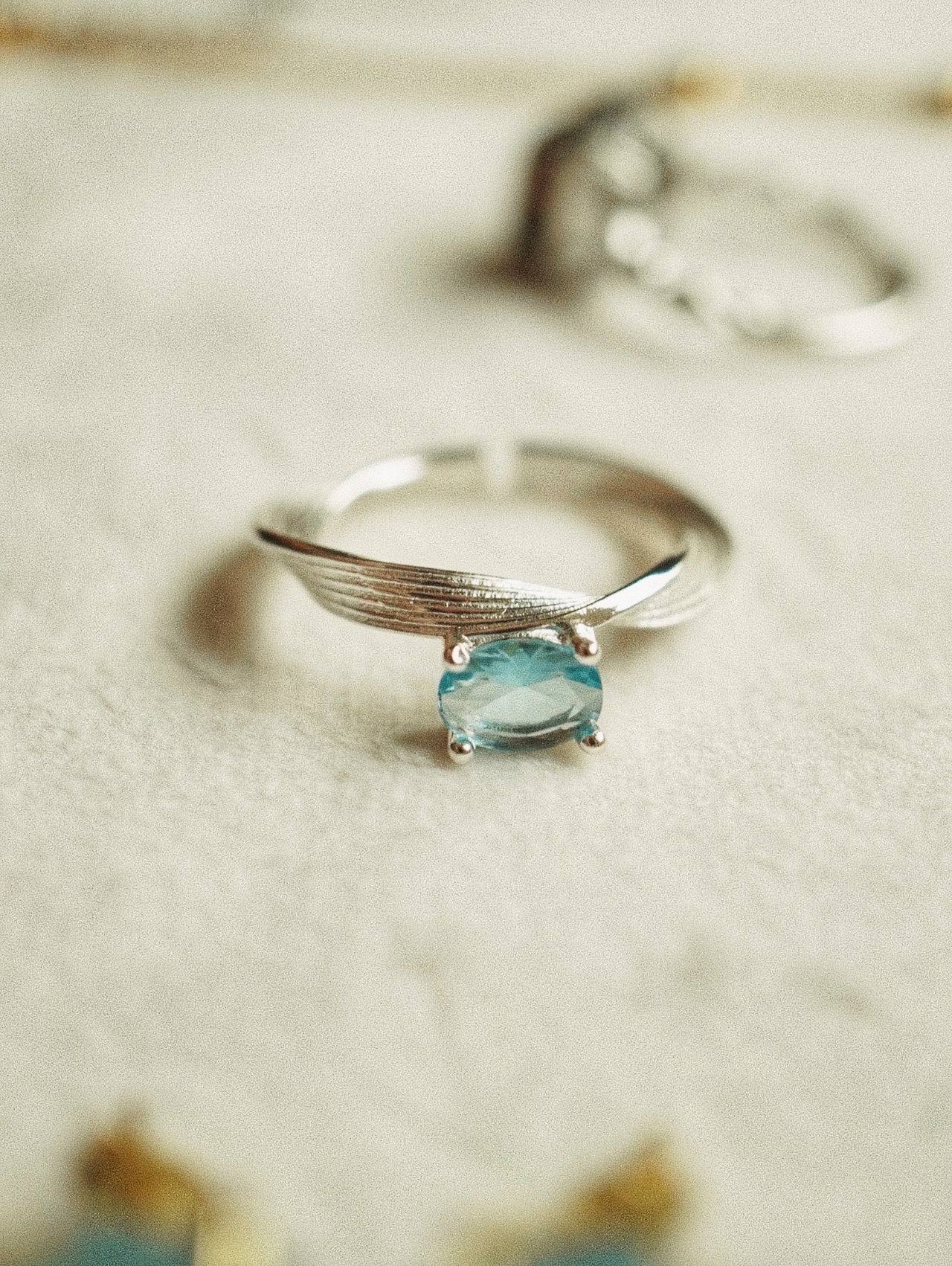 TWIST RING