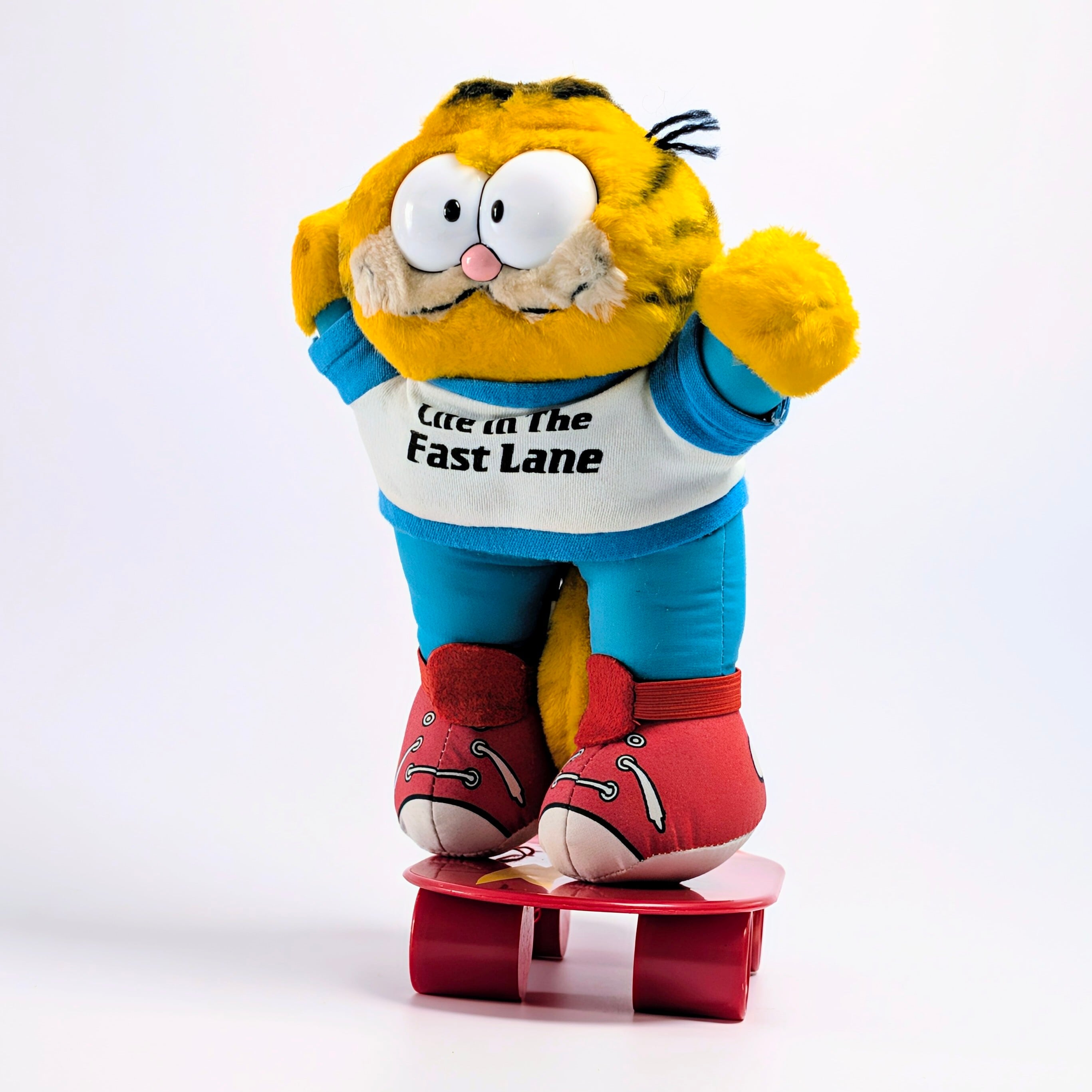 ☆ VINTAGE 1980年代初期 ☆【 Garfield ( ガーフィールド ) 】『 Life in The Fast Lane"「スリル満点の人生」』Garfield riding a skateboard!ぬいぐるみ / プラッシュ / plush / 1980年代年製 〚アメリカン雑貨 アメトイ〛