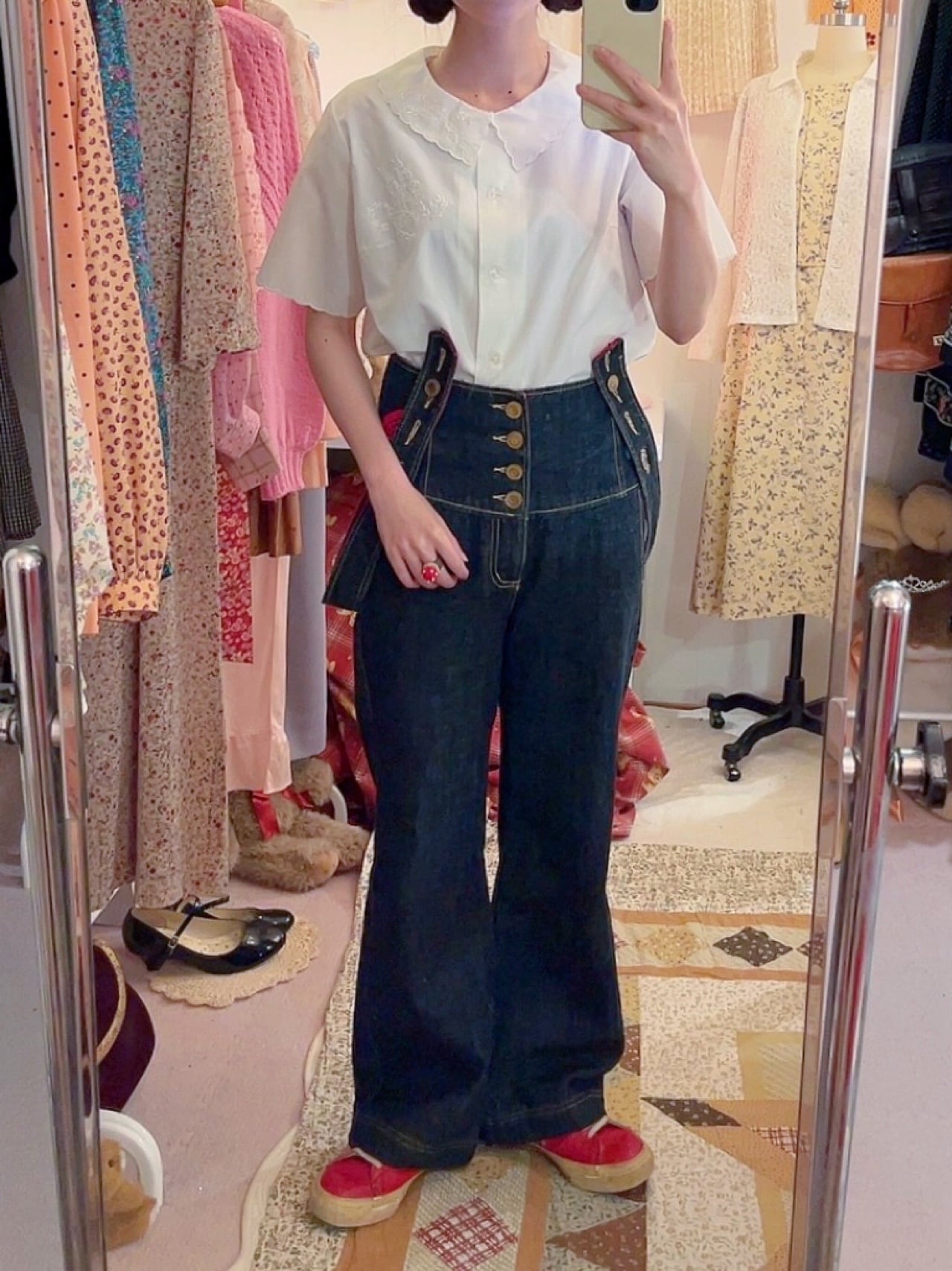 flower embroidery scallop white blouse