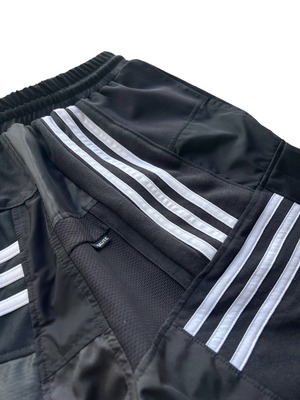 KOH ISHIGURO Upcycled Crazy Patchwork short pants -BLACK- Woman model