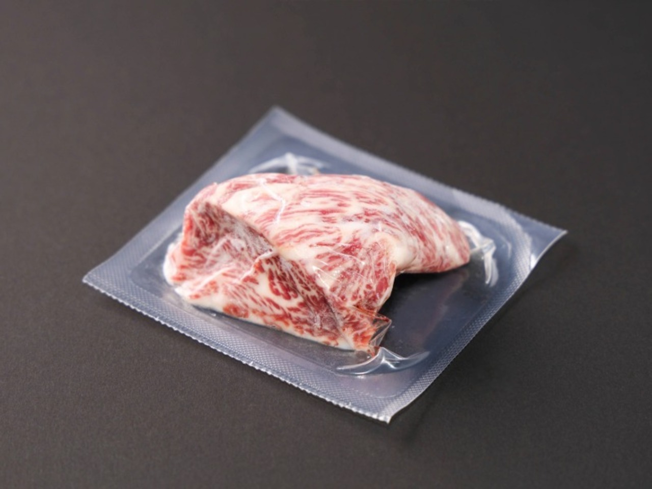 熊本直送｜特選霜降り馬刺し 200g（50gブロック×4）｜人気・小分け・ギフトにも・画像3