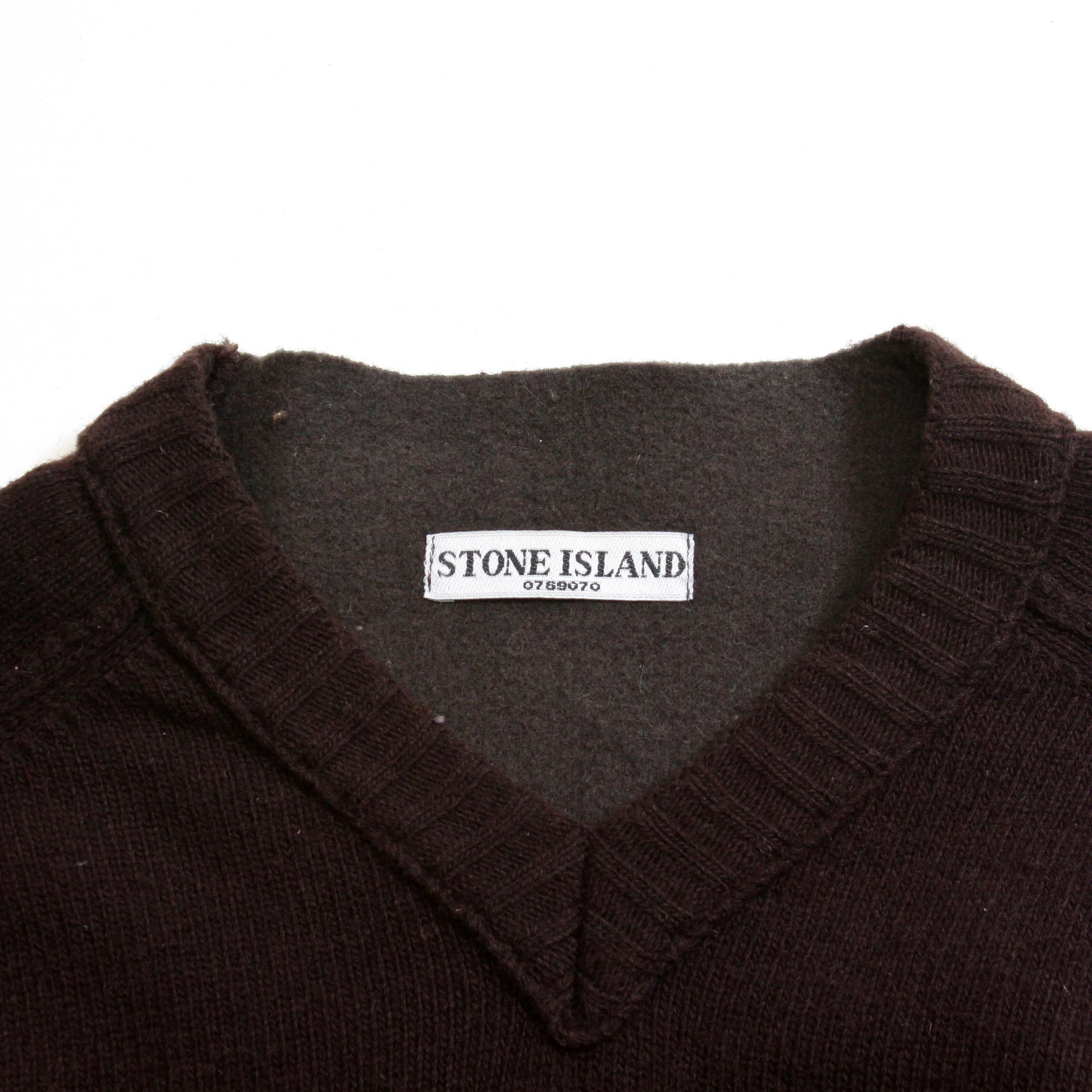 0621. STONE ISLAND Lettered sweater brown ストーンアイランド