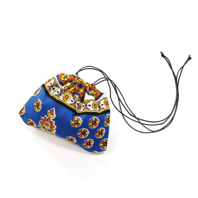 アフリカ布の巾着ショルダー（カンガ）斜めがけ たすき掛け インナーバッグ
