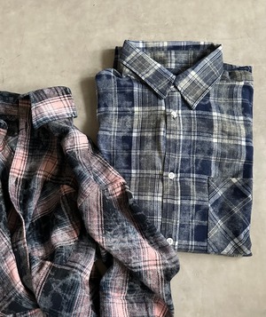 【ユニセックス】ビンテージウォッシュ加工チェックシャツ／ネイビー×グレーカーキウォッシュ