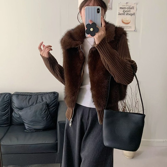 【outer】ファー付きフェイクレイヤードニットカーディガン Q7568