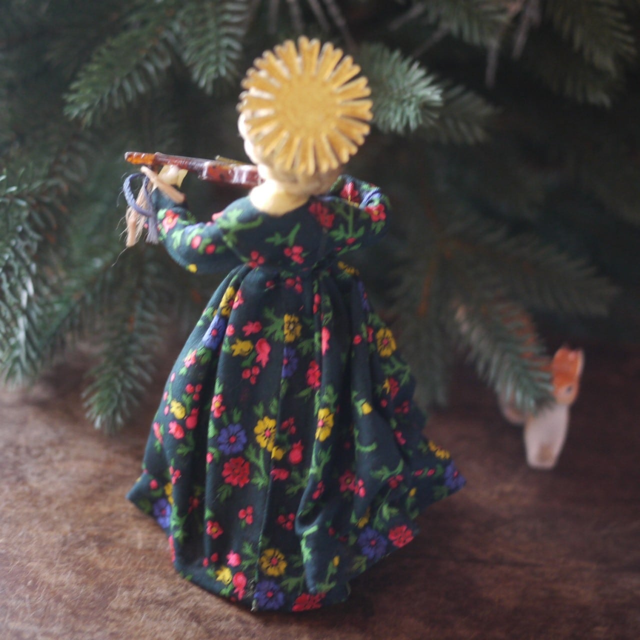 クリスマスツリートッパー バイオリンを弾く天使 ドイツ | こりすの