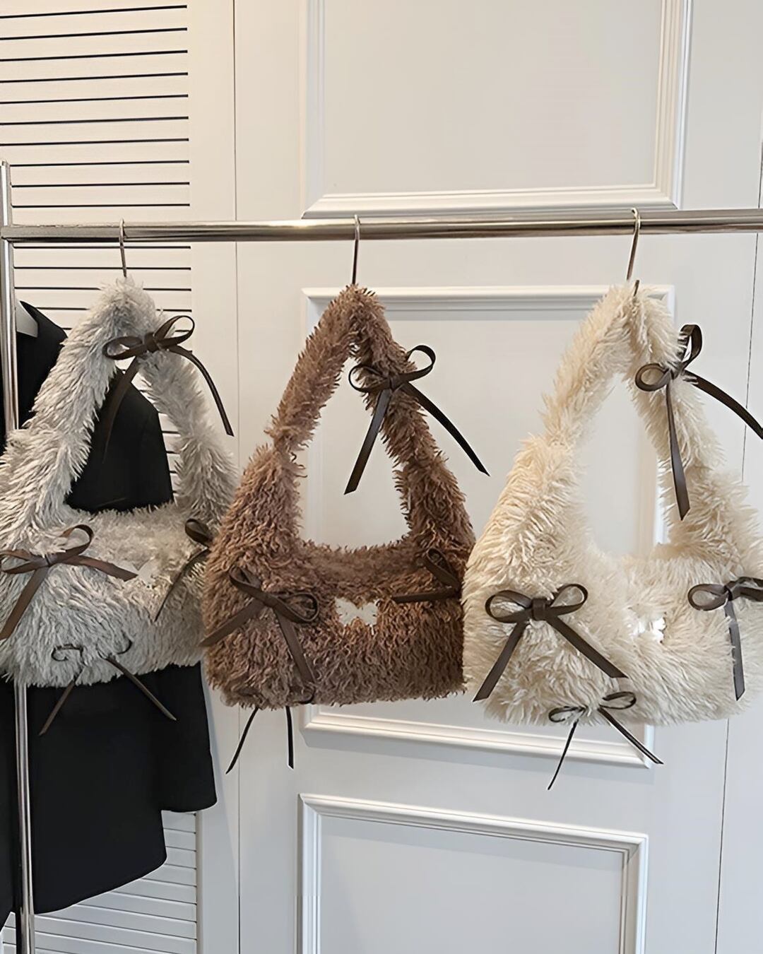 カーリーファーリボンハンドバッグ(3 colors) 24W10103