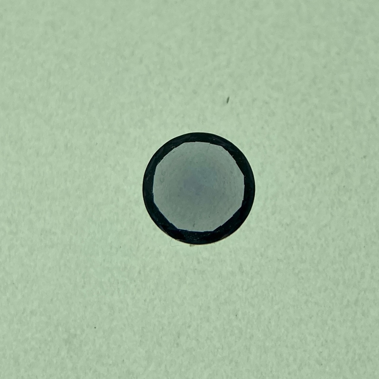 丸いスピネル  約3.3*2.3mm r-0567