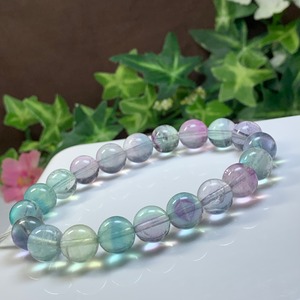 8.うる艶フローライト・ブレスレット