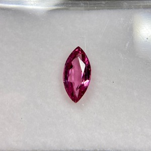 マーキスカット 約0.55ct スピネル 約8.1*4.0*2.5mm r-0289