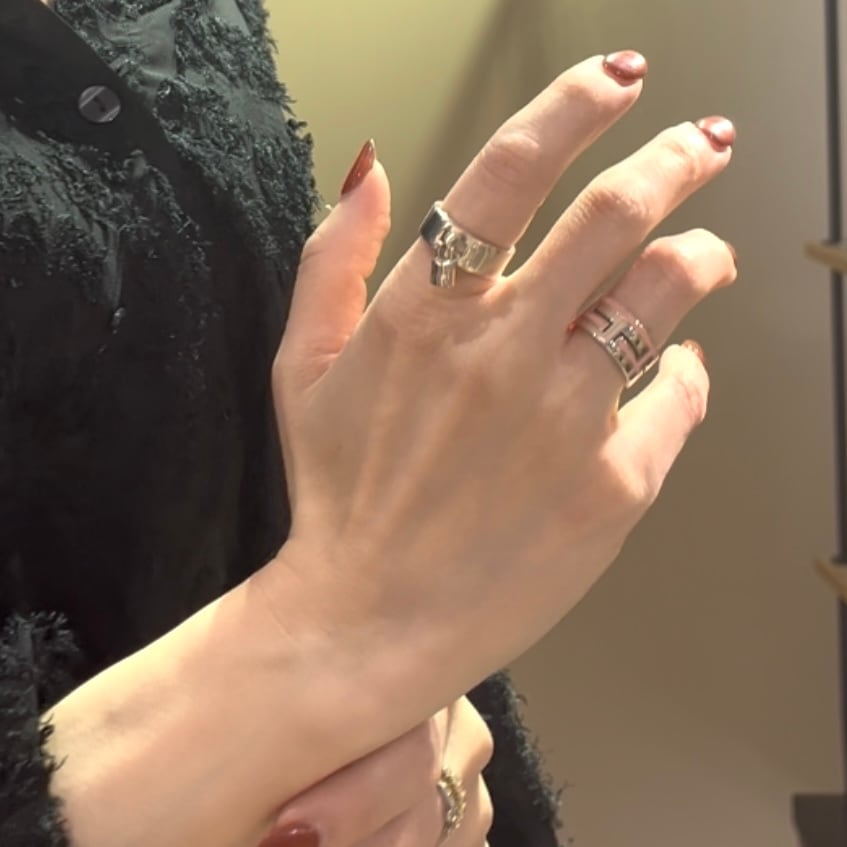 1415 【HERMES 】VINTAGE silver925ヴィンテージ Hムーブリング pink