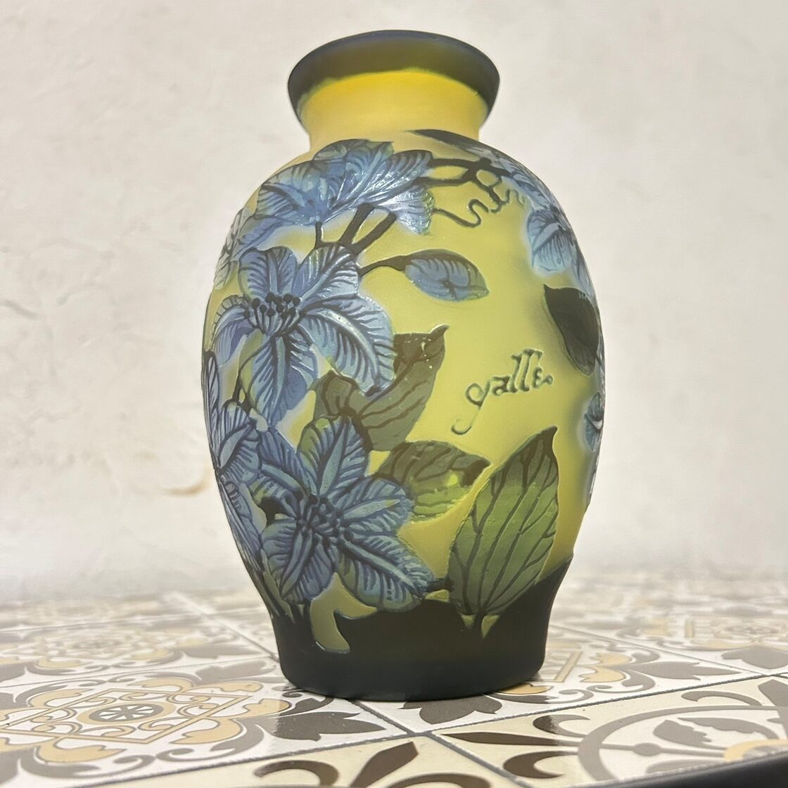 証明書付エミールガレ 花瓶 高さ17cm 幅13cm カメオ彫り 狂おしく グリーン 