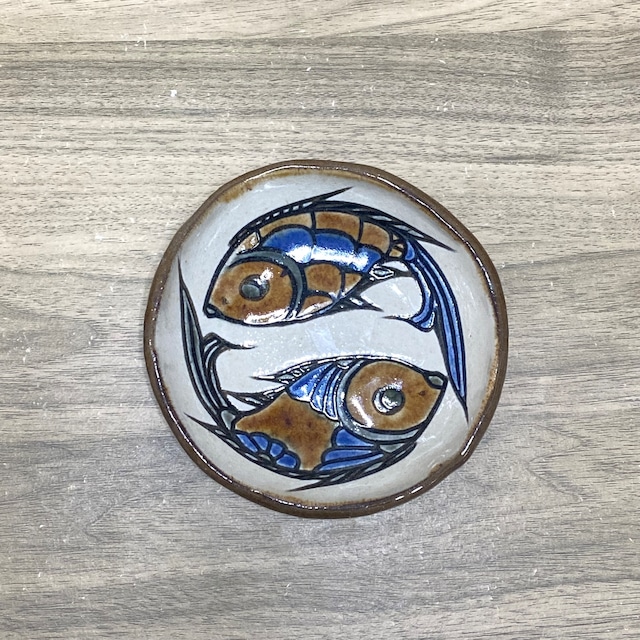 4寸皿重ね焼き　魚紋