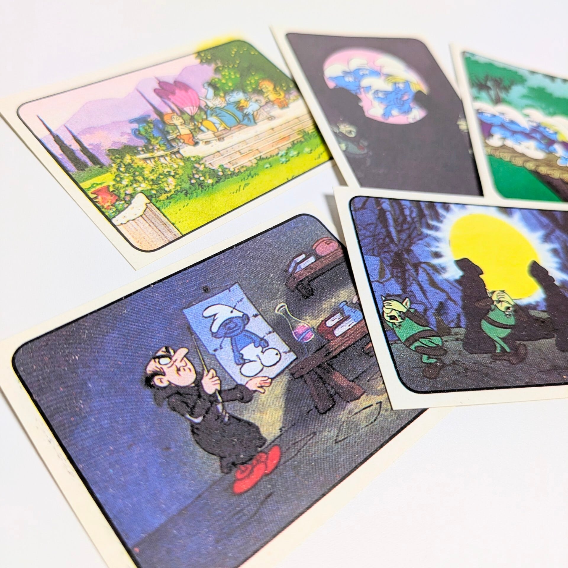 ☆送料無料!☆ VINTAGE 1982 【 SMURF / スマーフ 】 スマーフ フィギュア・パニーニ・ステッカー ( The Smurfs Figurine Panini Stickers ) トレーディングステッカー 単品 (1個=6STICKER入)〚アメリカン雑貨 アメトイ〛