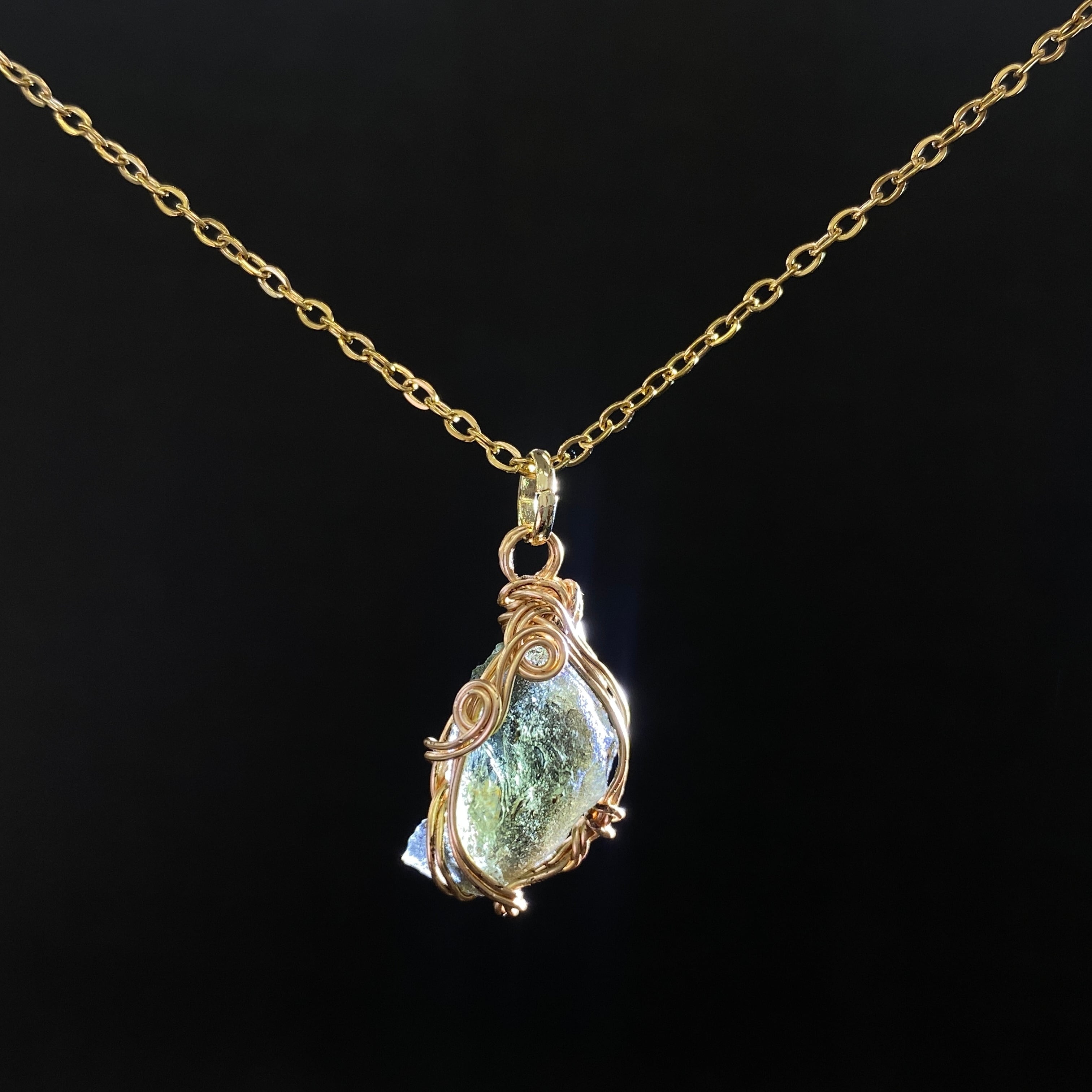 Moldavite モルダバイト | 【隕石屋】METEOS（メテオス）