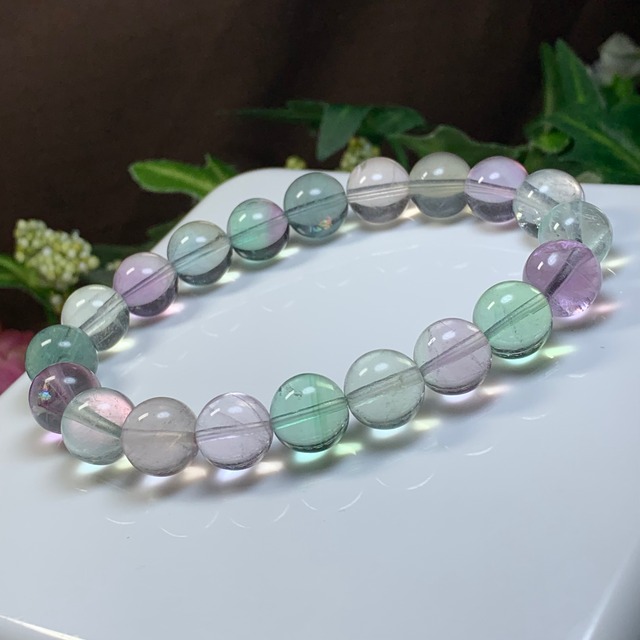 A81.透明☆可愛い色合い フローライト ブレスレット