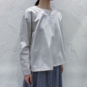 vm 丸首ギャザーシャツ