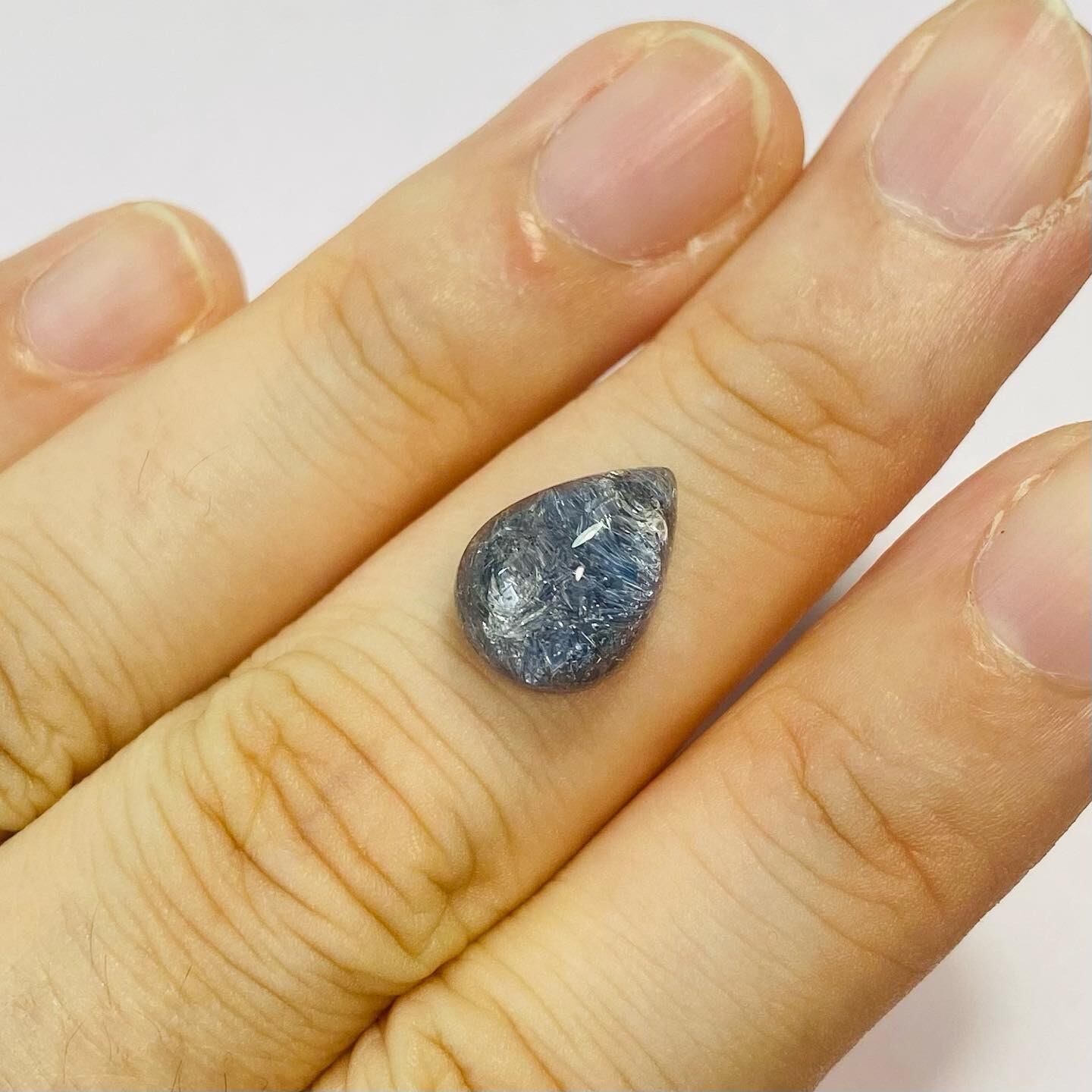 舞う　デュモルチェライトインクオーツ