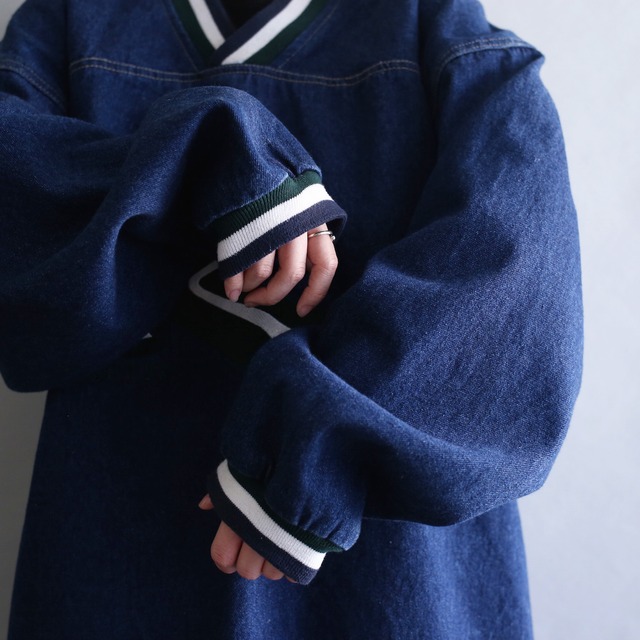 over size one point logo v-neck denim pullover