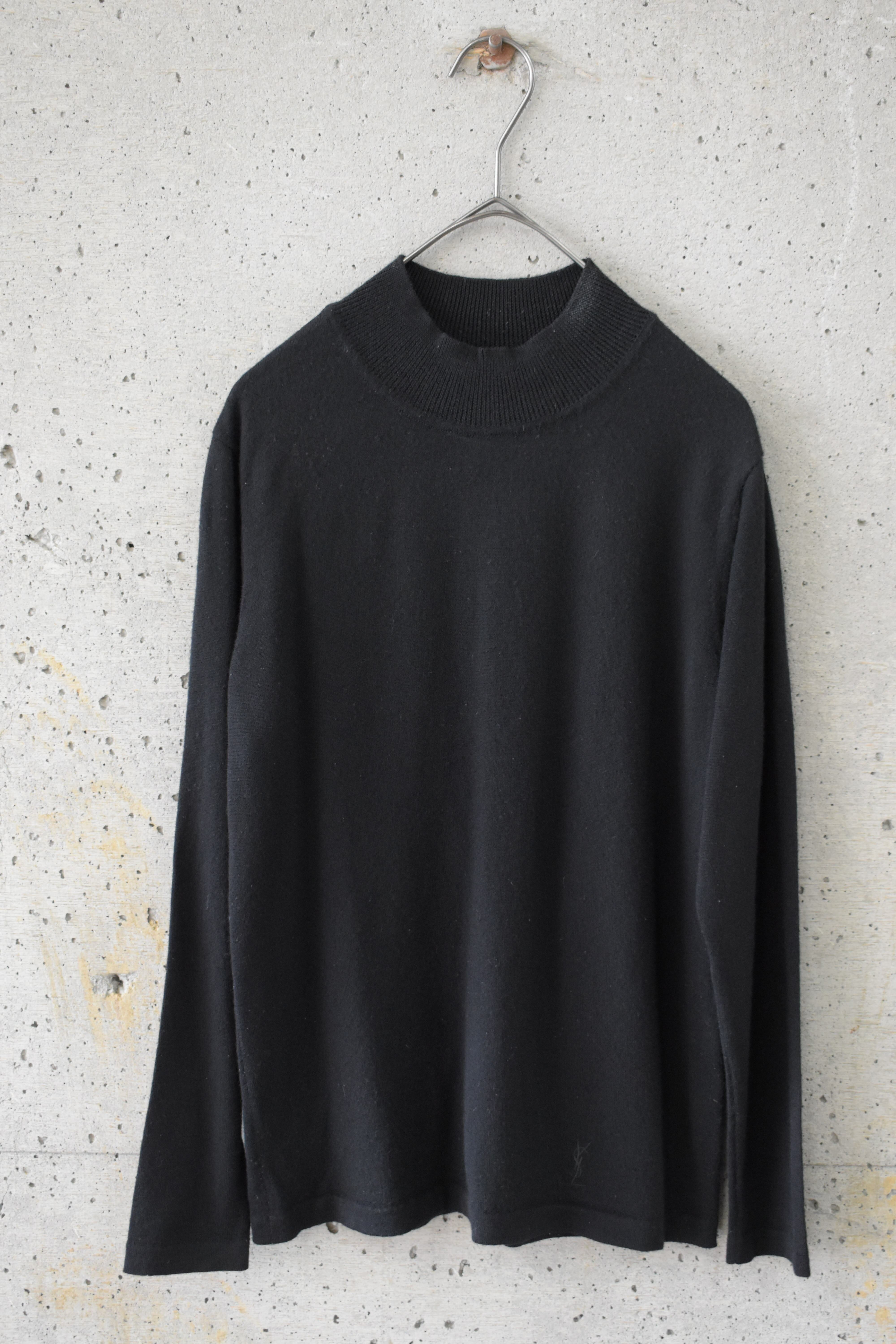 High-neck wool knit top