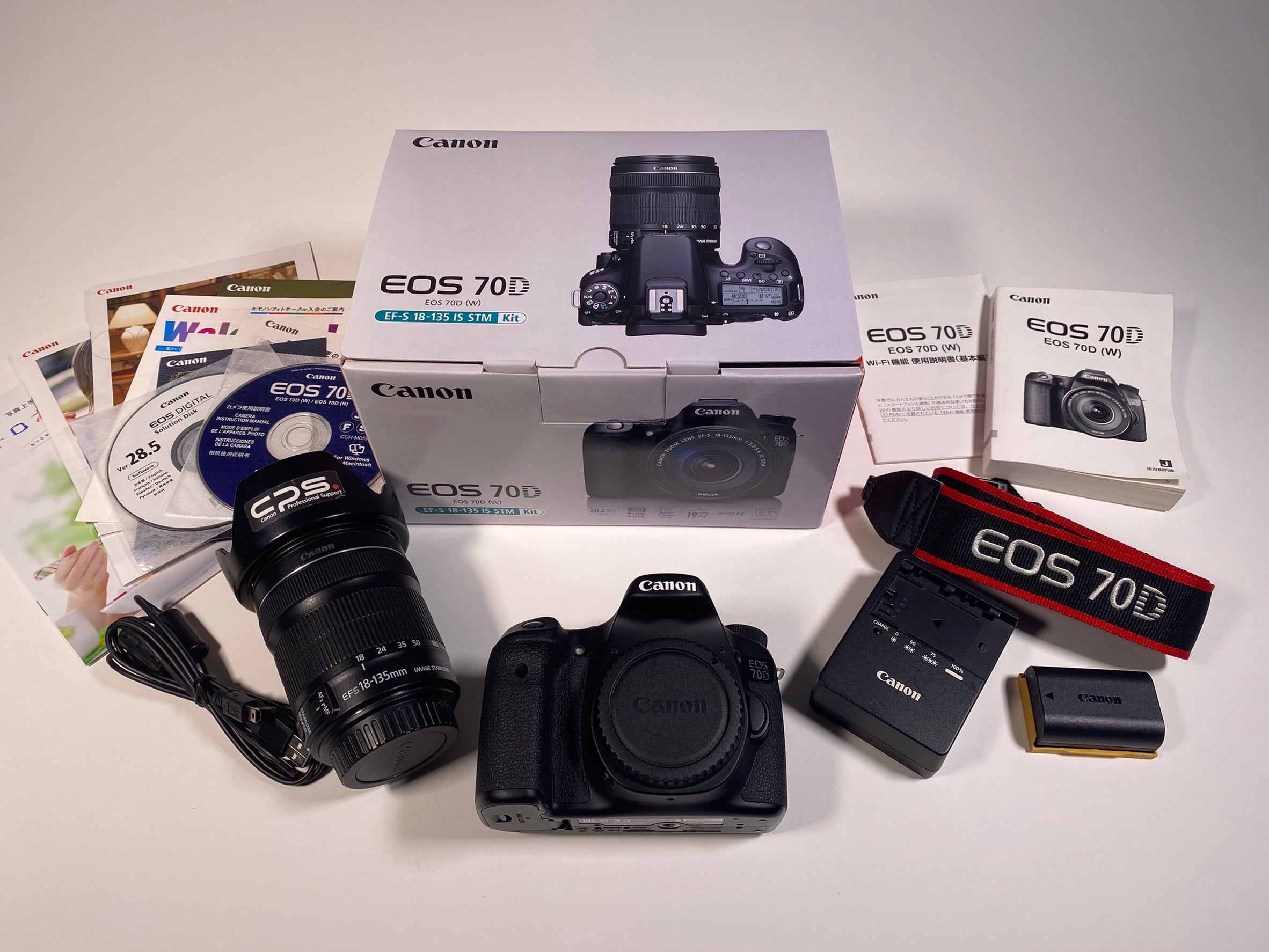 Canon デジタル一眼レフカメラ EOS70D レンズキット EF-S18-135mm F3.5-5.6 IS STM 付属 ブラック EOS70D - 4