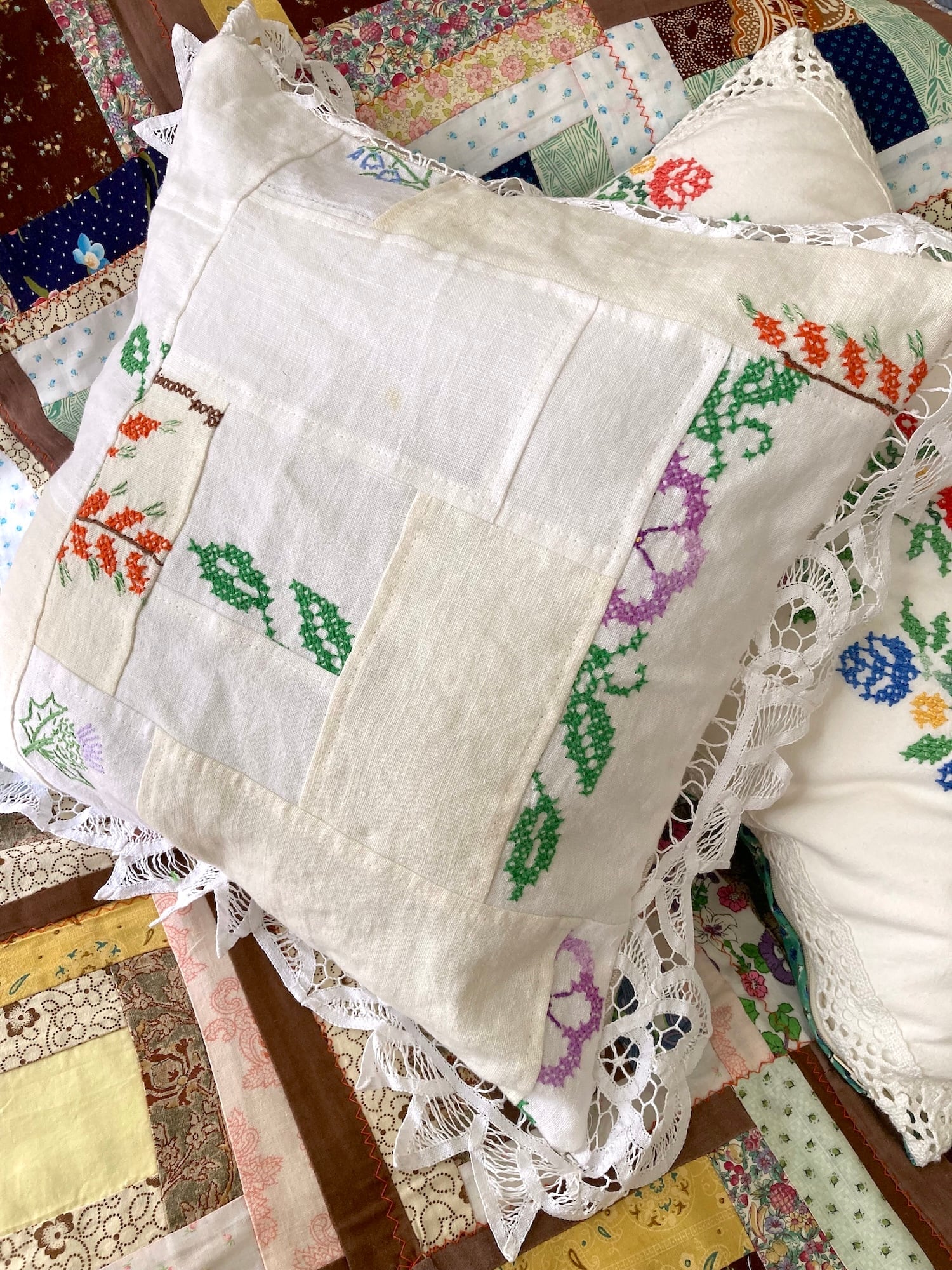 ヴィンテージ リネン刺繍 パッチワーク レース クッションカバー