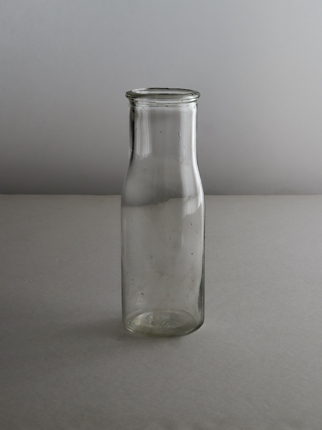 【SALE】 ヴィンテージのミルクボトル 薄縁瓶 8 / 【SALE】 Vintage Thin Rim Milk Bottle 8