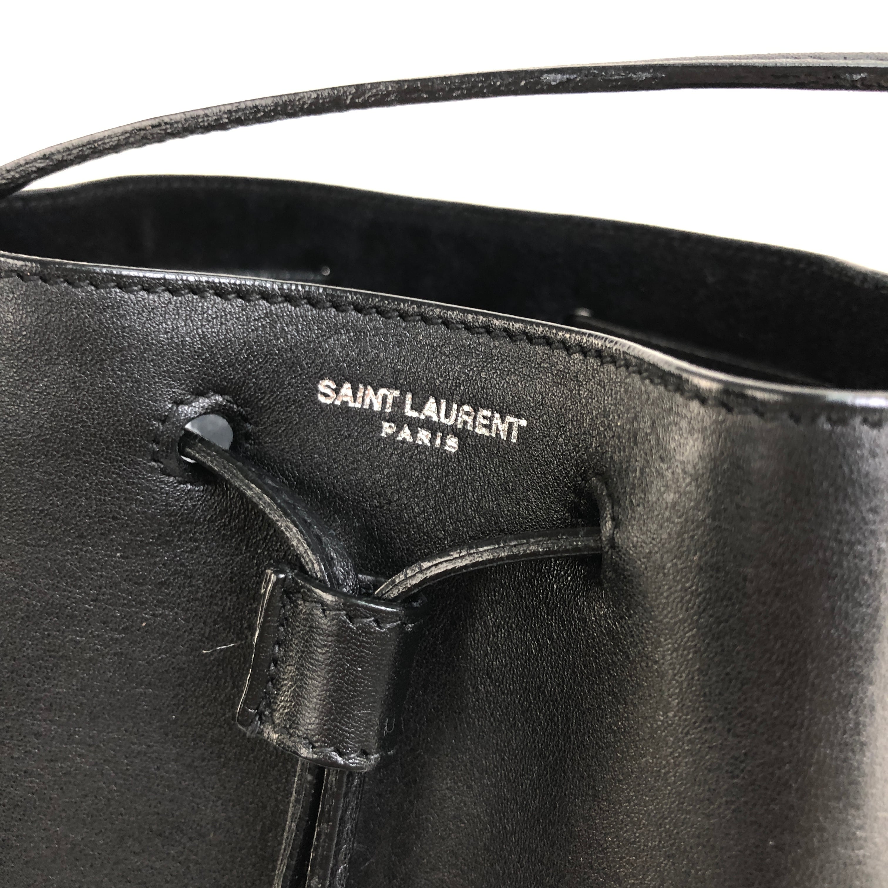 Yves Saint Laurent イヴ サンローラン タッセル YSLチャーム 巾着