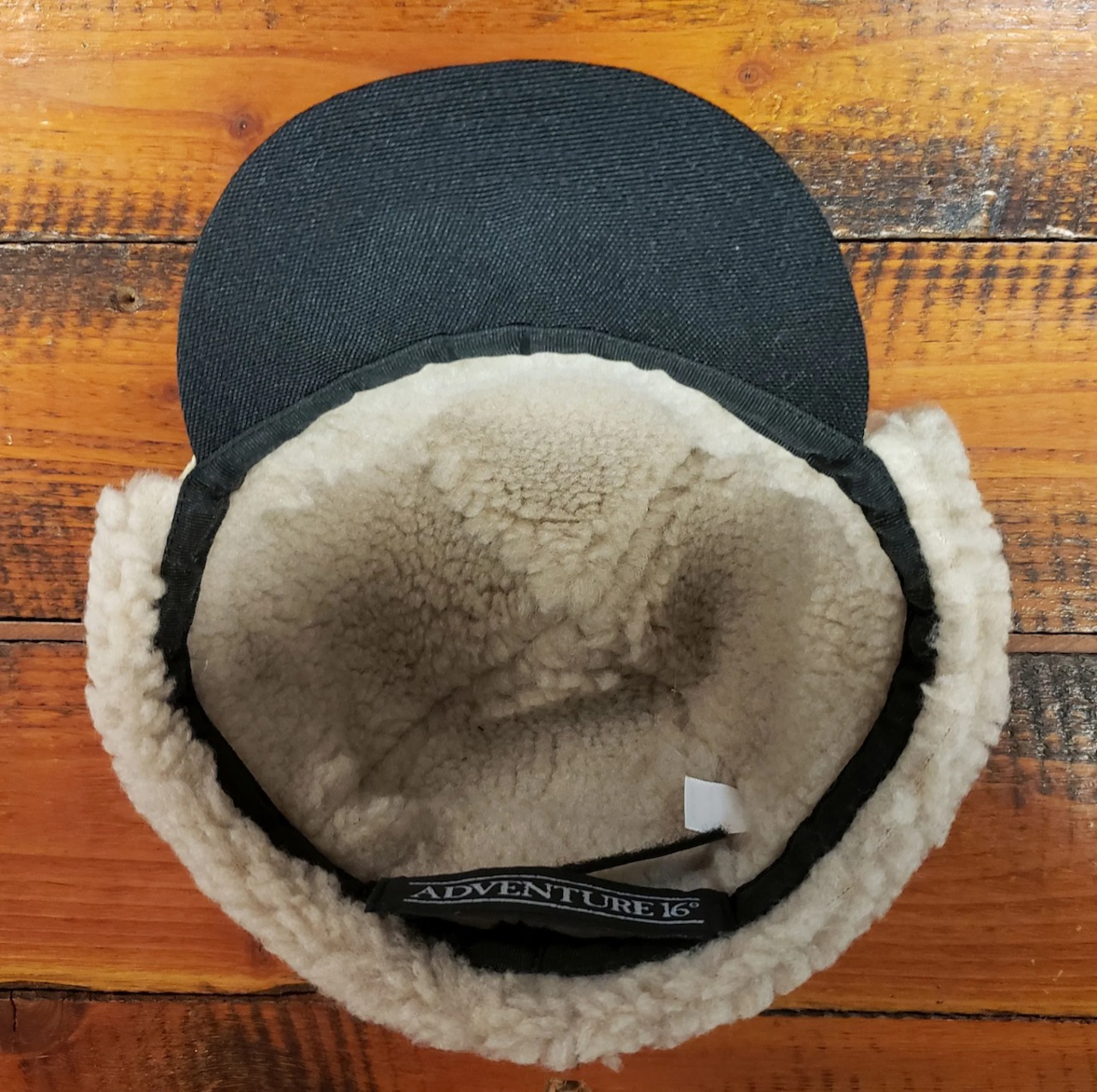 ADVENTURE 16/BOMBER HAT