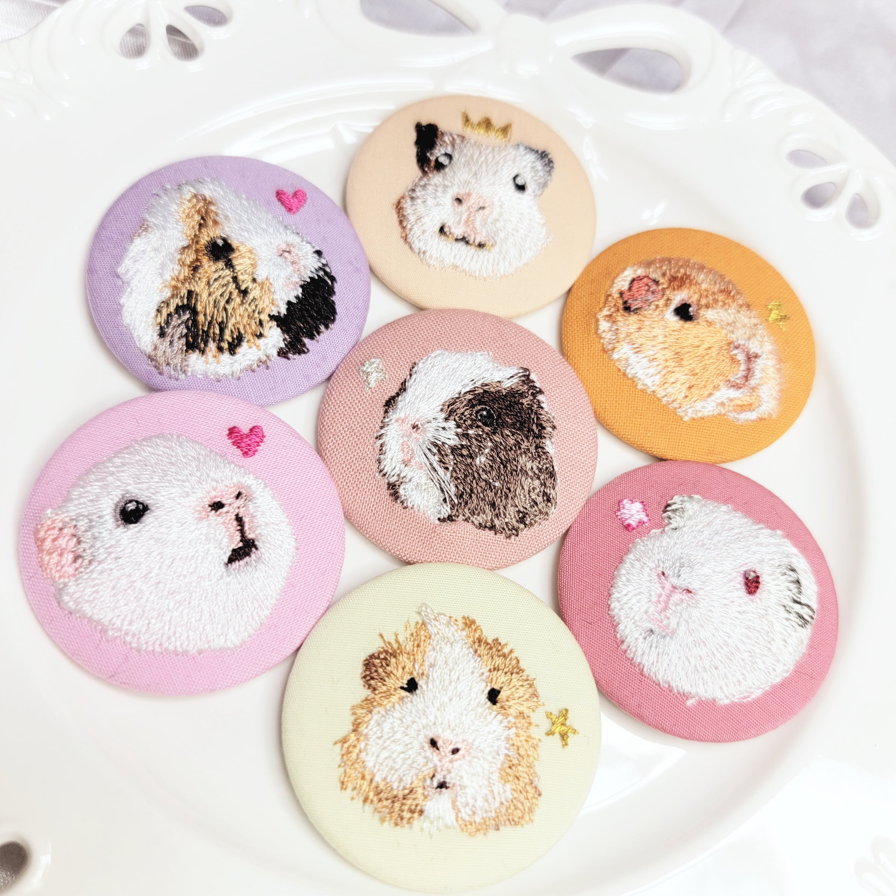 もふもふ毛並み刺繍缶バッジ ♡ 選べる7種 | mofucafe