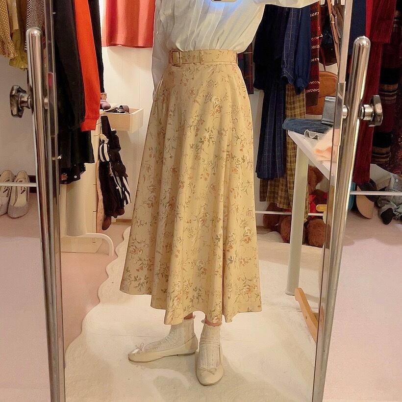 cream beige flower belt flare skirt