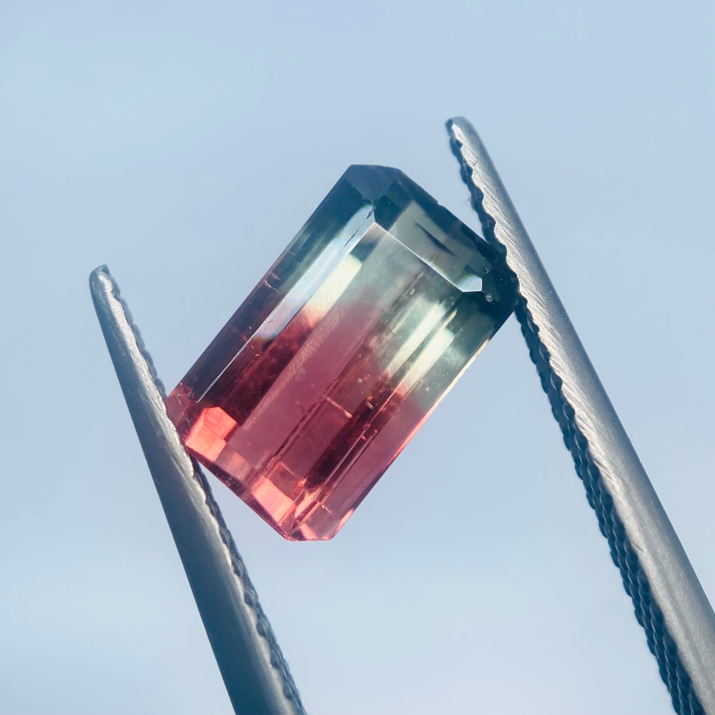 日本画赤富士のようなバイカラートルマリン