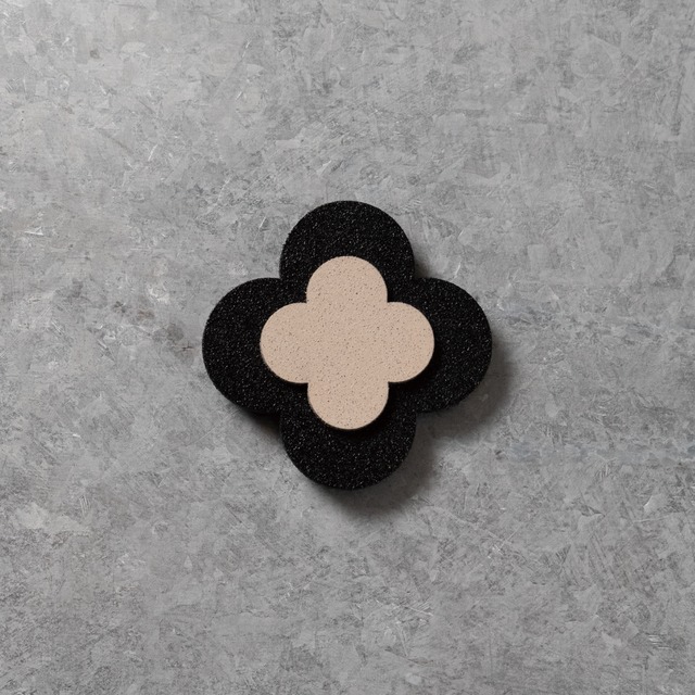 Framing Brooch.  Ⅱ “ Double ” 石肌 : Base Black.