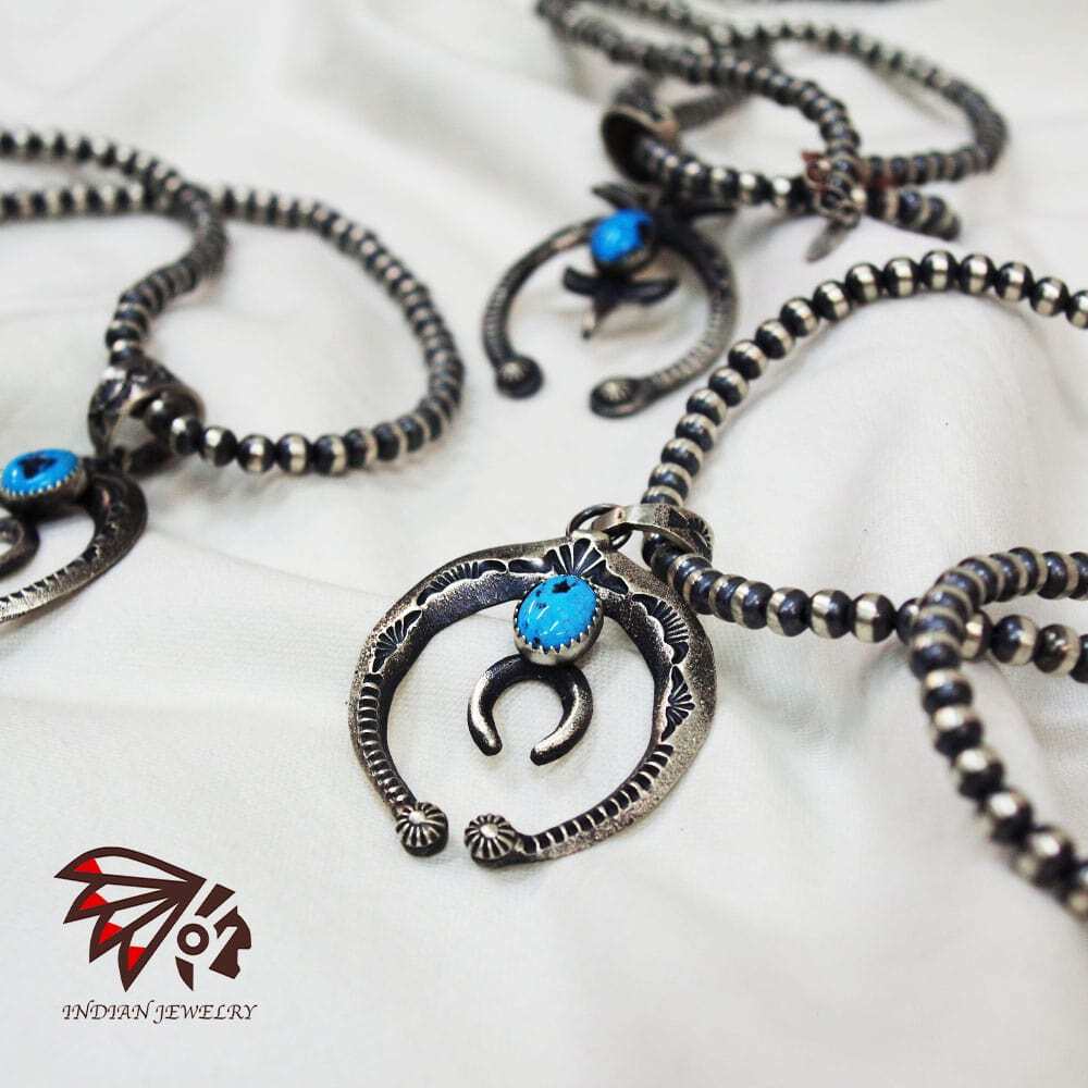 INDIAN JEWELRY(インディアンジュエリー)】Navajo NAJA Necklace by