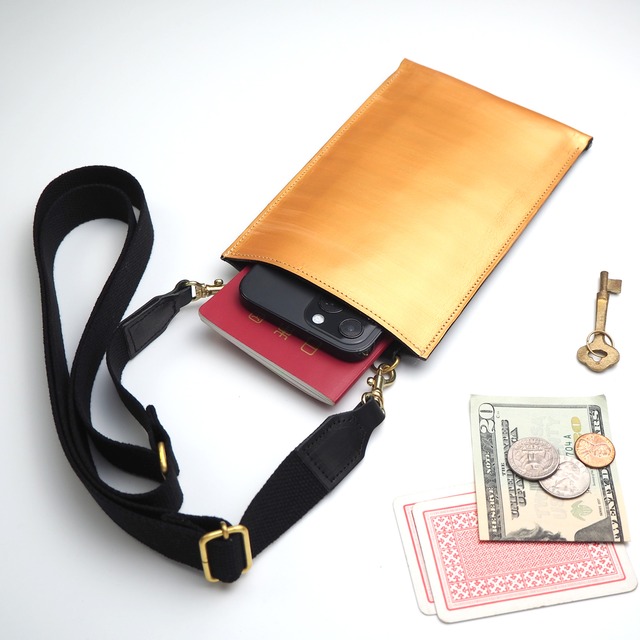 Smartphone pochette (painted gold) mini shoulder cowhide