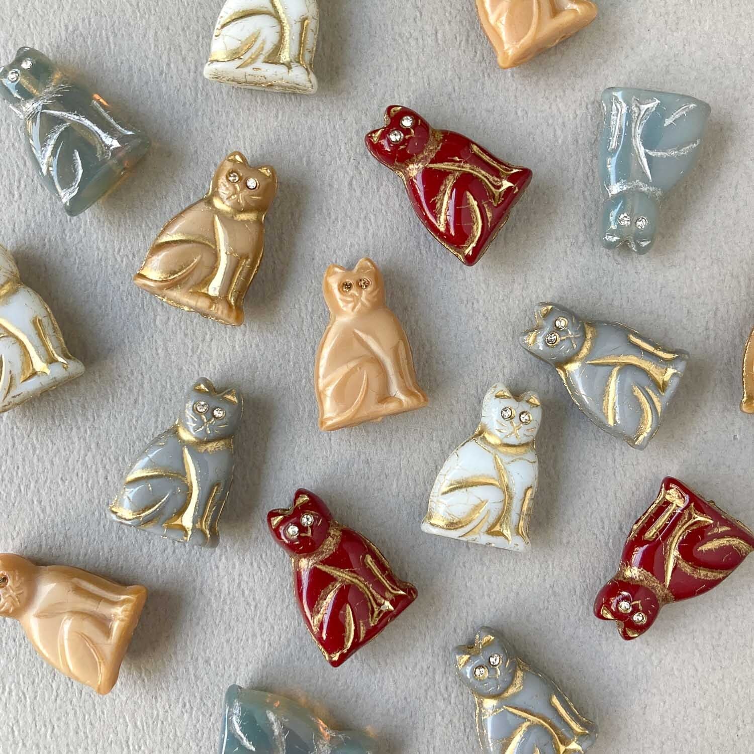 新色追加〉ビジューアイお座り猫チェコビーズ | Dua-アクセサリー
