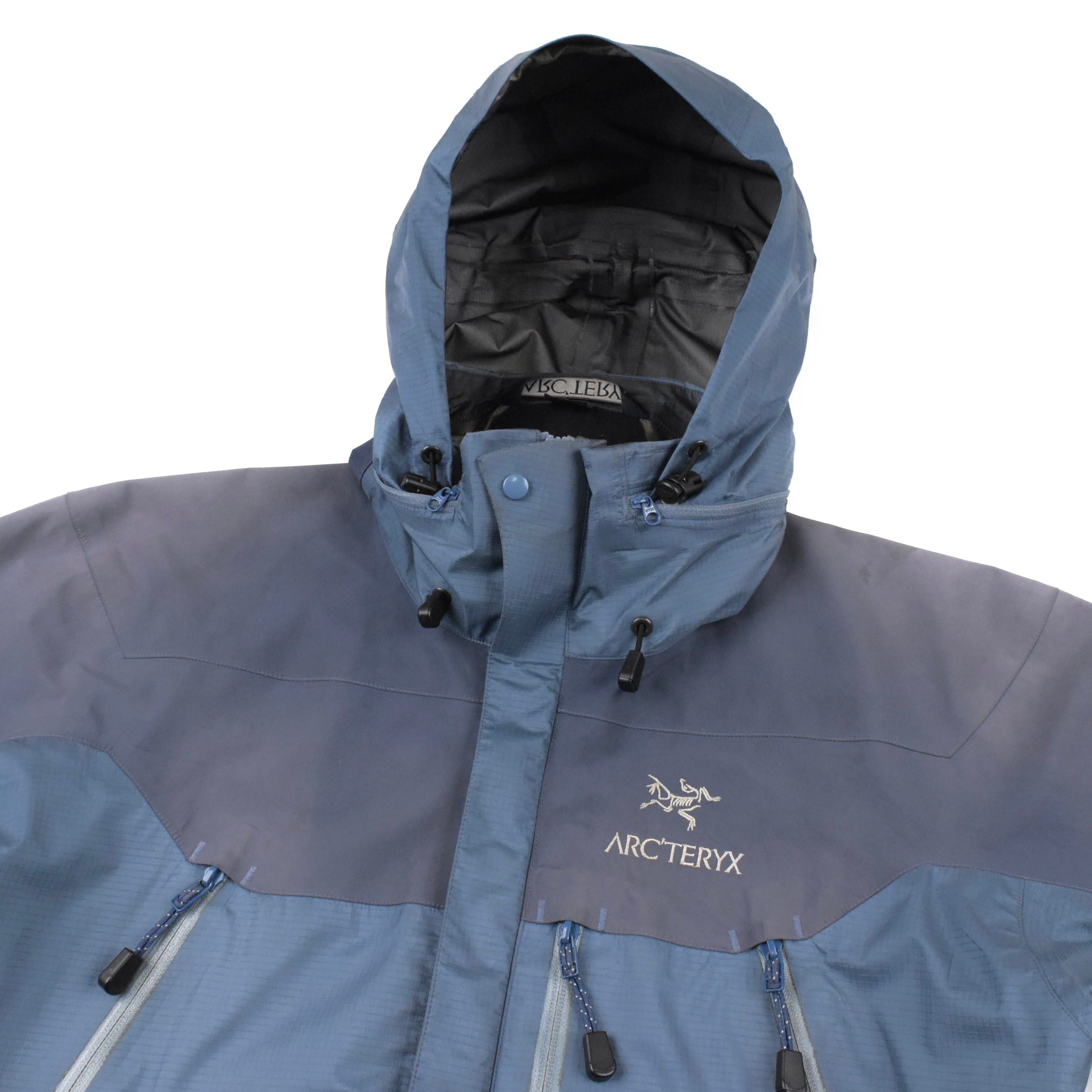 ARC’TERYX THETA LT JACKET ''SMOKE'' ARC'TERYX THETA LT JACKET ''SMOKE'' | PLAIRE