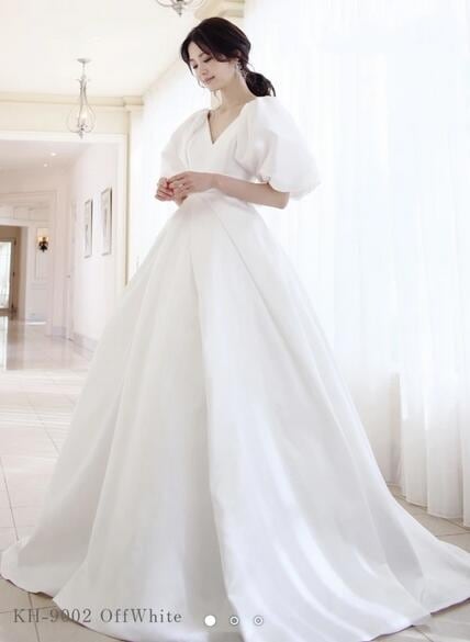 ホワイトウェディングドレス（パフスリーブ取り外し可） 上品！ウエディングドレス 取り外し可能パフスリーブ Vネック