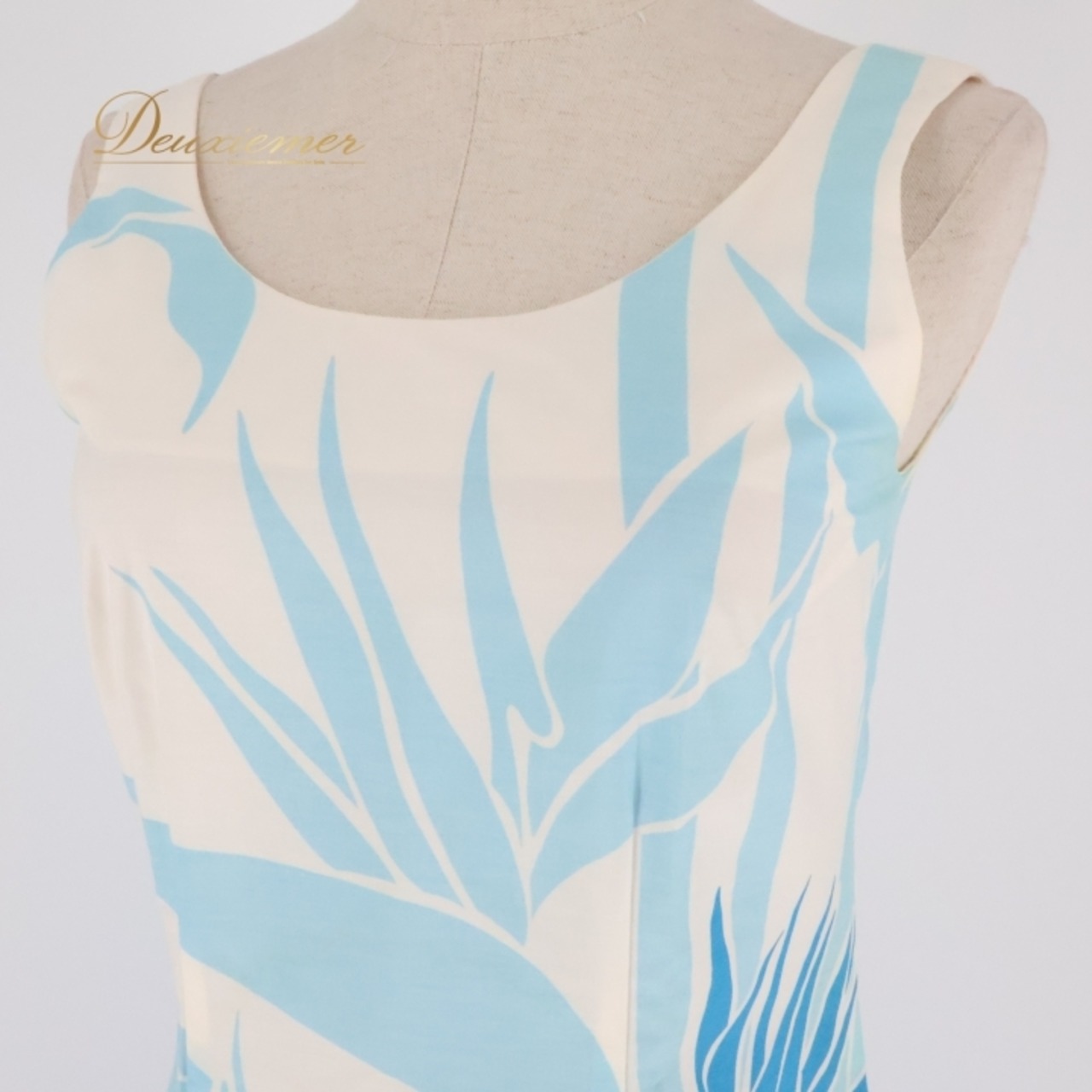 フラダンス 衣装 ワンピース ドレス ブルー系 光沢感 ノースリーブ 爽やか 明るい かわいい 華やか 鮮やか きれい 青 白 ハワイアン アロハ ハワイアンプリント フラ ダンス レッスン 練習 ホワイト パーティー リゾート カジュアル レディース