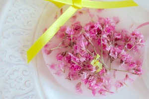 母の日プチギフトにオススメ♡桜のようなお花のアロマサシェ