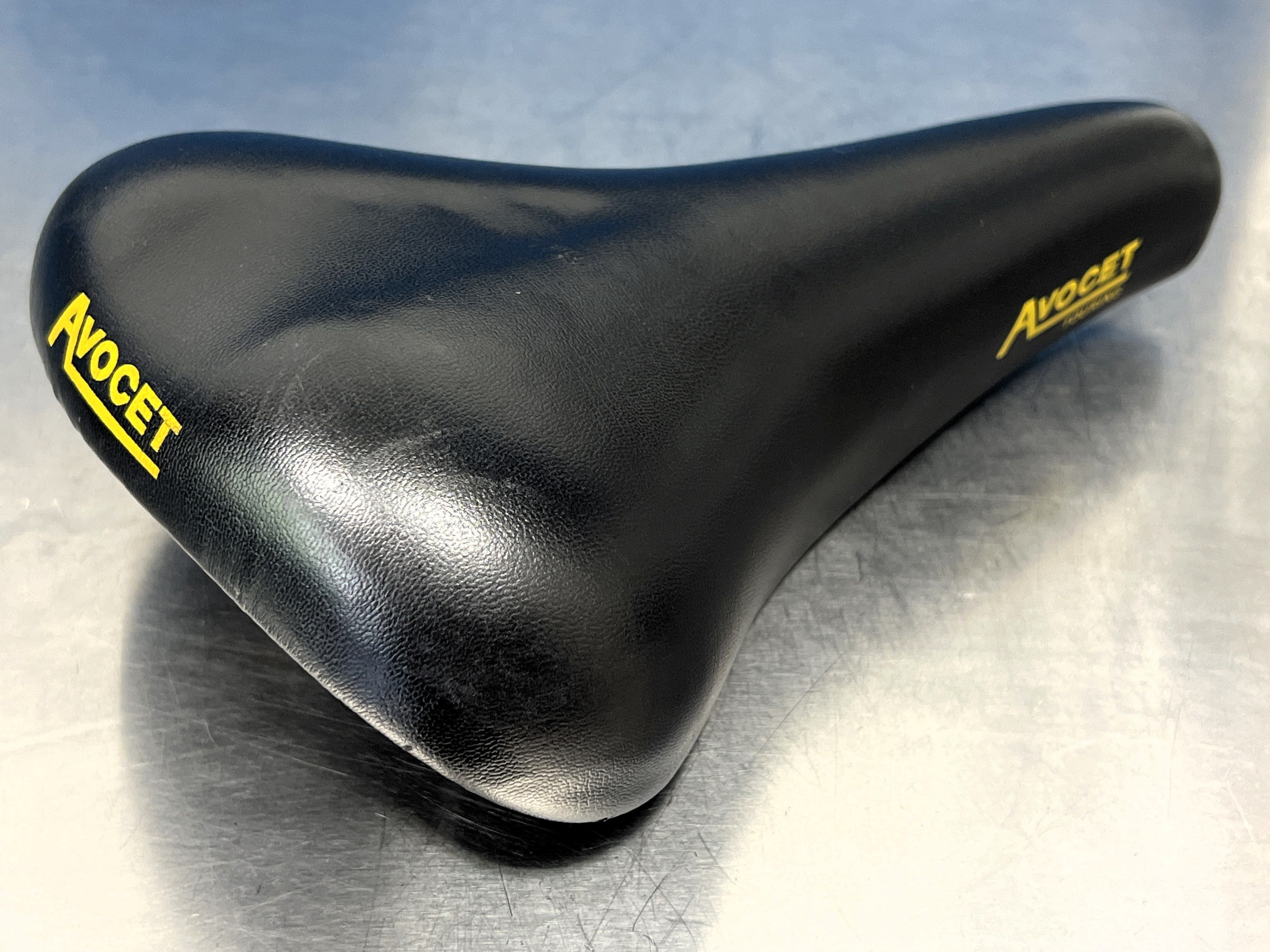 Avocet Touring サドル メンテナンス済 | CALI BIKES SC